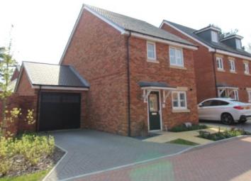 Detached house For Sale in Farnborough