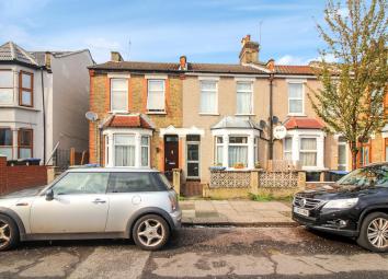 End terrace house For Sale in Enfield