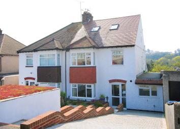 Semi-detached house For Sale in Coulsdon