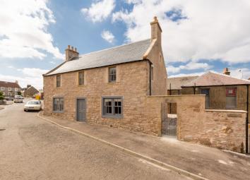 Detached house For Sale in Tranent