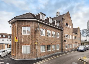 Flat For Sale in Surbiton