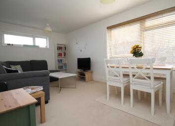 Flat For Sale in Sutton