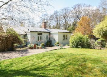 Detached house For Sale in Marlow