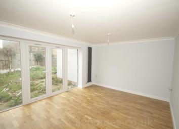 Semi-detached house To Rent in Sittingbourne