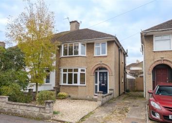 Semi-detached house To Rent in Oxford