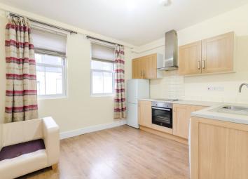 Flat To Rent in Sutton