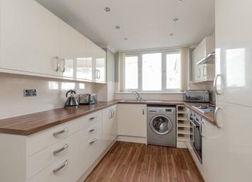 Terraced house For Sale in Edinburgh