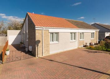 Detached bungalow For Sale in Edinburgh