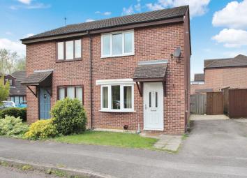 Semi-detached house For Sale in Abingdon