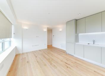 Flat To Rent in Sunbury-on-Thames