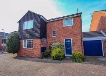 Detached house For Sale in Clacton-on-Sea