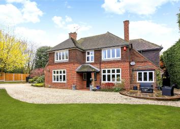 Detached house For Sale in Yateley