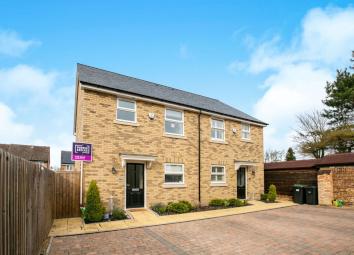 2 Bedroom Semi-detached house for sale
