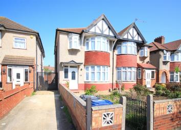 Semi-detached house To Rent in Southall