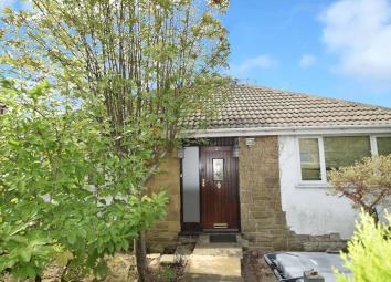 Detached bungalow For Sale in Bradford