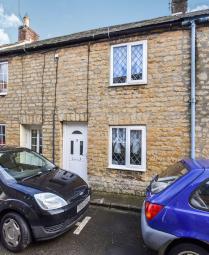 Terraced house For Sale in Crewkerne
