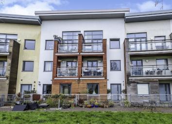 Town house For Sale in Swansea