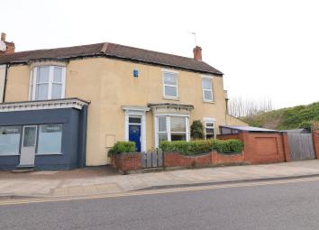 End terrace house For Sale in Gainsborough