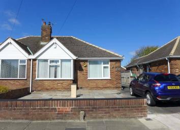 Semi-detached bungalow For Sale in Thornton-Cleveleys