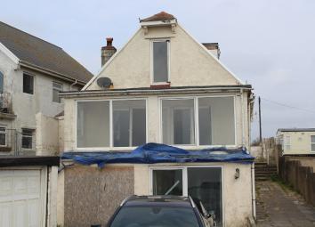 Detached house For Sale in Porthcawl