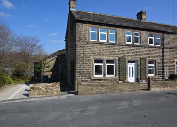 Cottage For Sale in Holmfirth