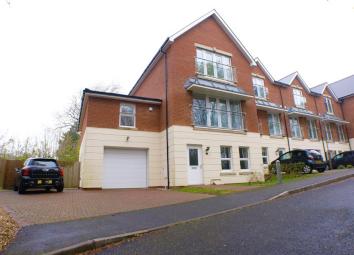 Town house To Rent in Swansea