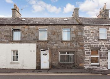Terraced house For Sale in Kinross