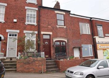 Terraced house For Sale in Leek