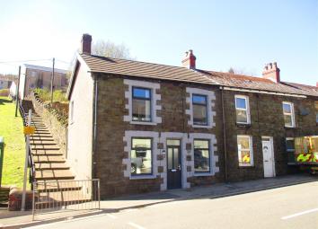 3 Bedroom End terrace house to rent