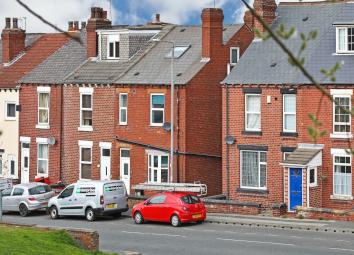 Terraced house To Rent in Normanton