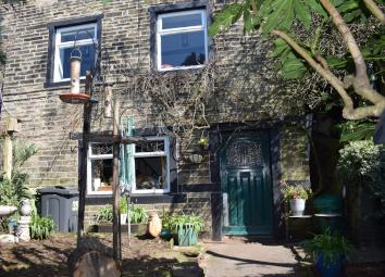 End terrace house For Sale in Holmfirth