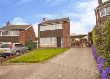 Detached house For Sale in Mansfield