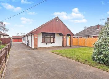 Detached bungalow For Sale in Lincoln