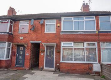 Terraced house For Sale in Cheadle