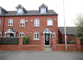 Town house To Rent in Manchester