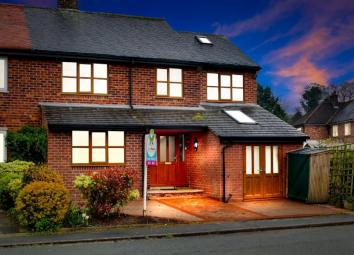 End terrace house For Sale in Macclesfield