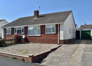 Semi-detached bungalow For Sale in Taunton