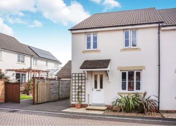Semi-detached house For Sale in Gillingham