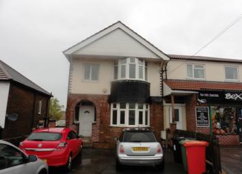 Link-detached house To Rent in Leeds