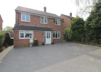 Detached house For Sale in Cheadle