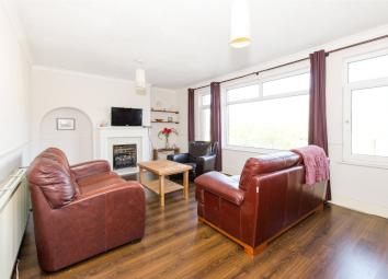 Maisonette For Sale in Leeds