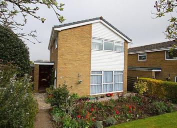 Detached house For Sale in Dronfield