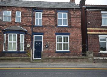 End terrace house To Rent in Wigan