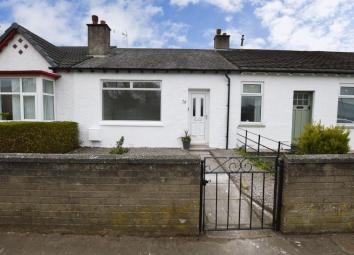 Terraced house For Sale in Renfrew