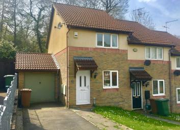 Semi-detached house To Rent in Caerphilly