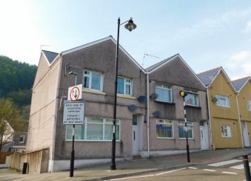 Flat For Sale in Caerphilly