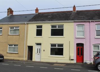 Terraced house For Sale in Ammanford