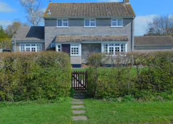 Detached house For Sale in Glastonbury