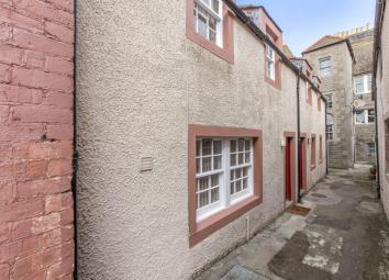 Terraced house For Sale in Dunbar