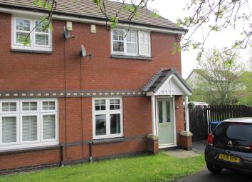 Semi-detached house To Rent in Leigh